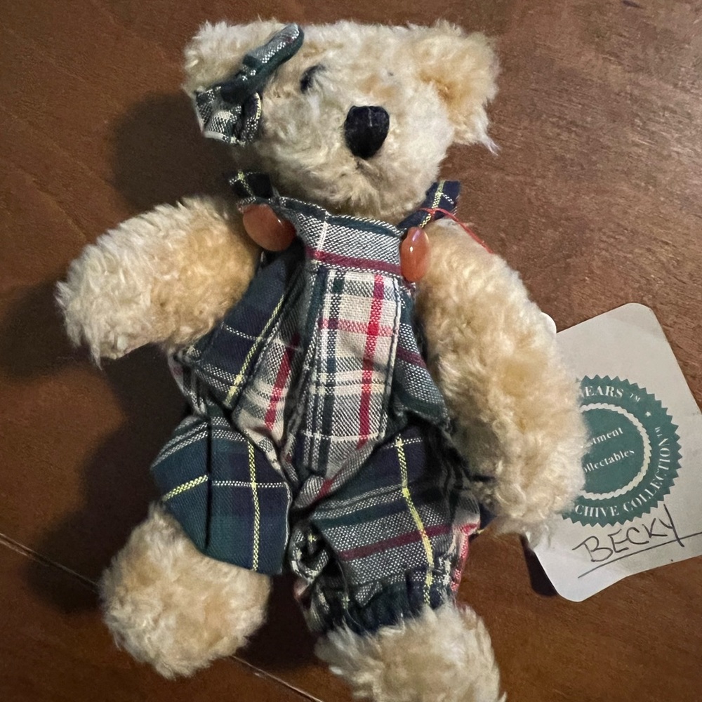 Boyd’s Bear.  6 inch.  Becky.  The Archive Collection.